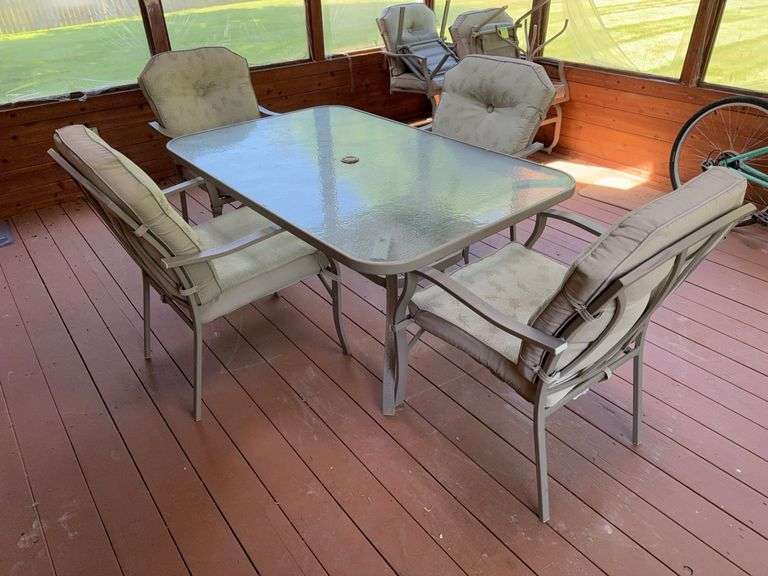 Outdoor Patio Dining Set with Cushioned Chairs