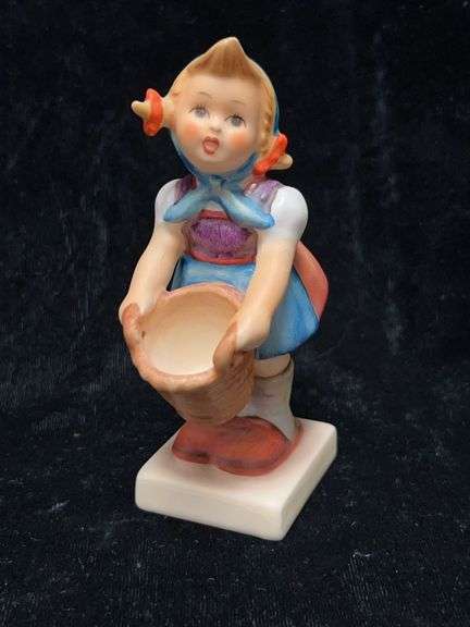 Goebel Hummel "Little Helper" Figurine 73/0 TMK-6, West Germany, Hand Painted, 4-Inch Height, Signed
