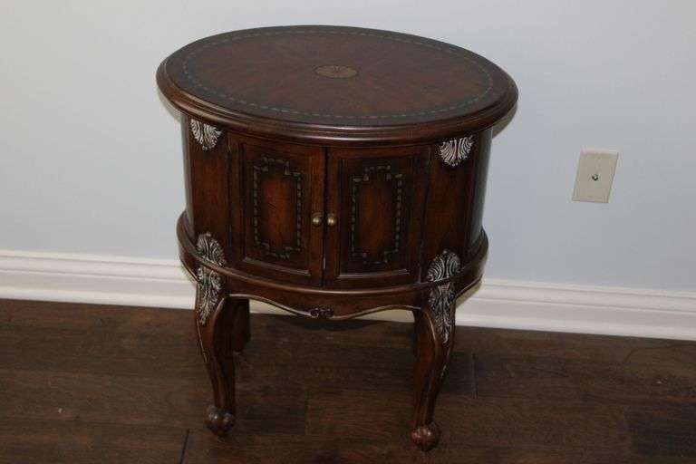 Hooker Queen Anne Accent Cabinet