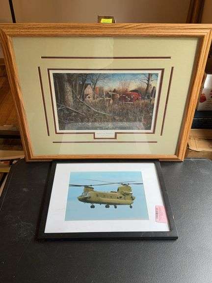 Framed Art Print & Chinook Helicopter Photograph