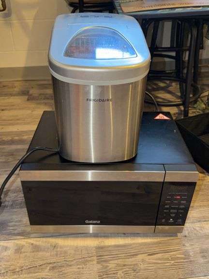 Galanz Microwave & Frigidaire Countertop Ice Maker