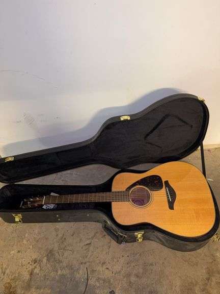 Yamaha acoustic guitar