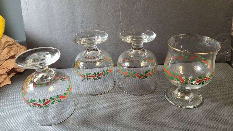 (4) Vintage Holiday-Theme Footed Stemware with Holly and Red Ribbon Pattern, Gold Rim Accents