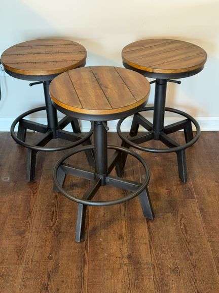 Ashley Furniture Torjin Adjustable Barstools