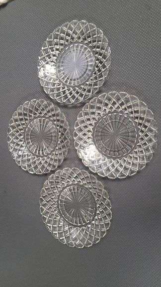 Four Clear Pressed Glass Plates with Crosshatch Pattern Rim and Starburst Center Design, Round Shape