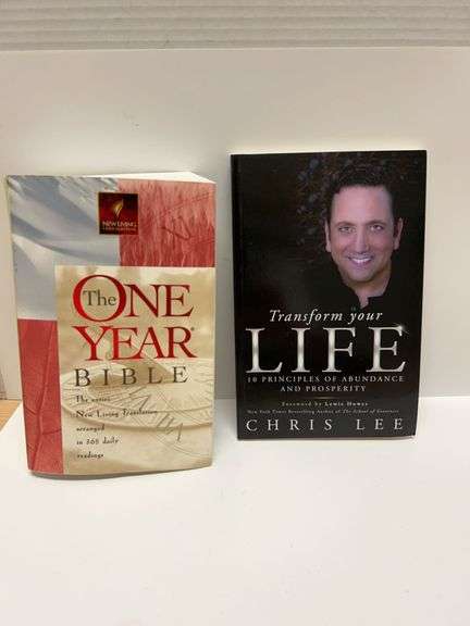 The One Year Bible NLT (Tyndale, 1998) and Transform Your Life by Chris Lee (2016) Book Set, Softcov