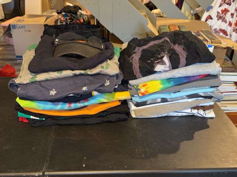 Casual Clothing & Graphic T-Shirts