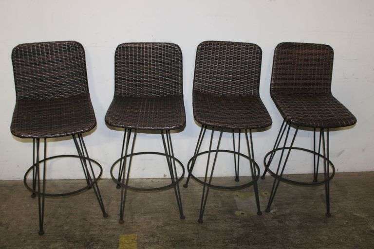 Wicker Patio Bar Stools
