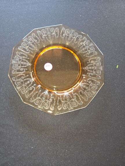 Cambridge amber "Cleo" plate