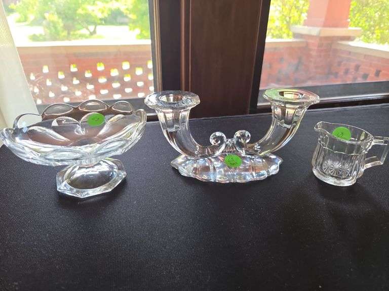 HEISEY WARWİCK DOUBLE CANDLE STICK
3pzs.
ITD DISH - 5"-SIGNED
a) " INDiViDUAL CREAMER