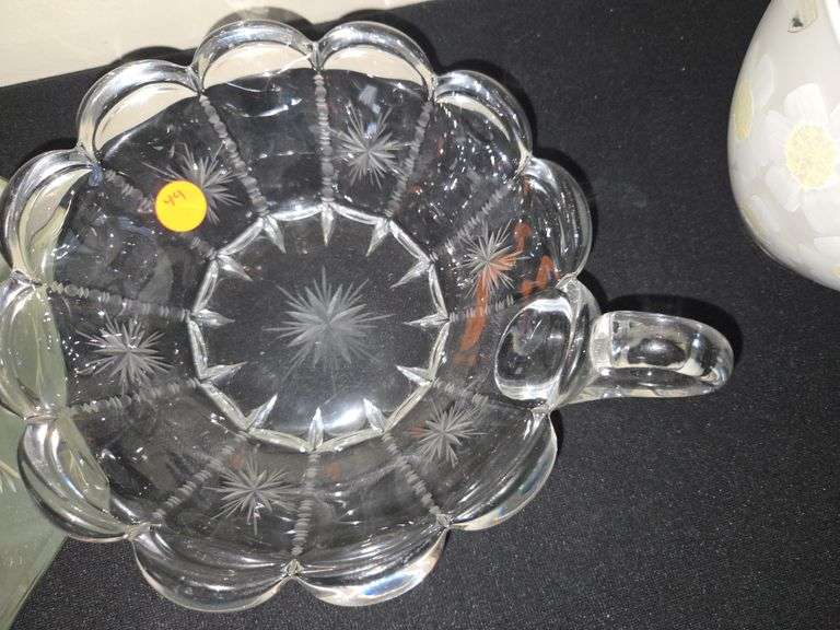 Handled serving bowl Starburst cutting