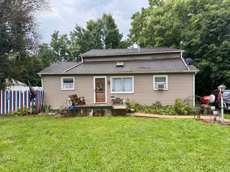 102 Vine Street East, Edison, Ohio 43320