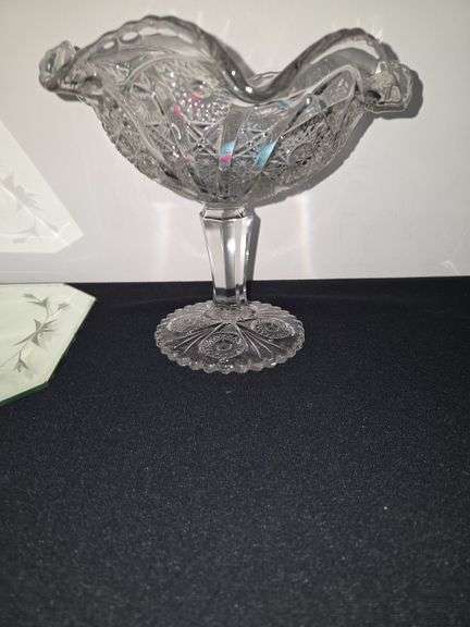 Imperial pressed footed bowl 7"