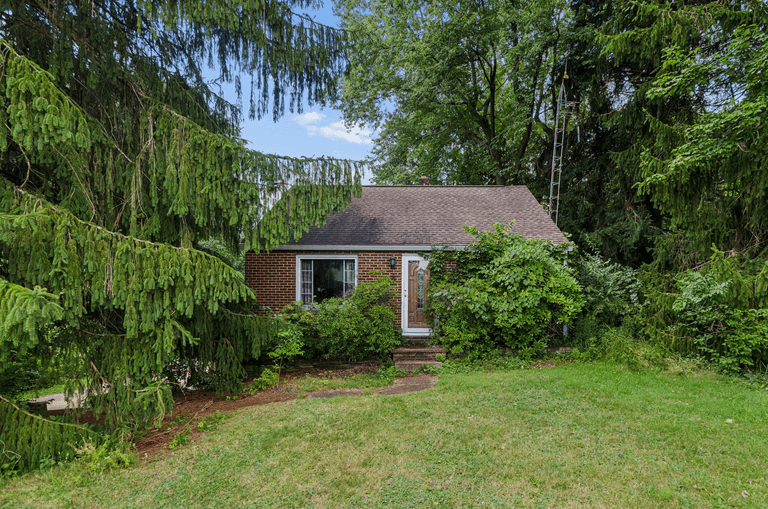 8015 Frank Ave NW, North Canton, Ohio 44720 - Reserve: $120,000
