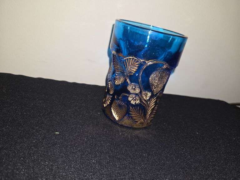 Inverted strawberry blue gold decoration