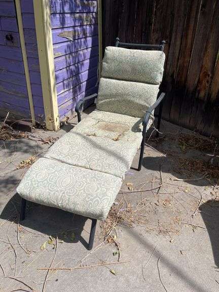 Outdoor Chaise Longue with Pad