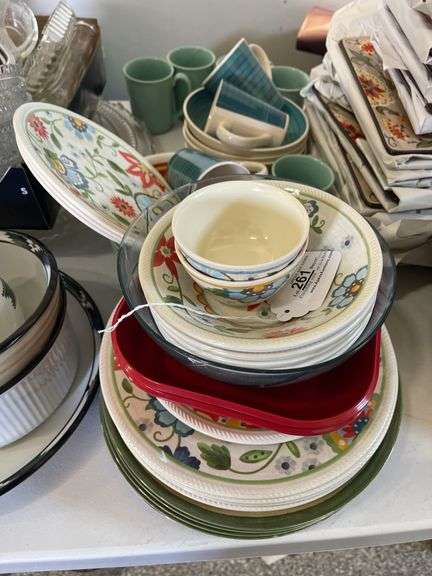 Colorful Plastic and Ceramic Dishware