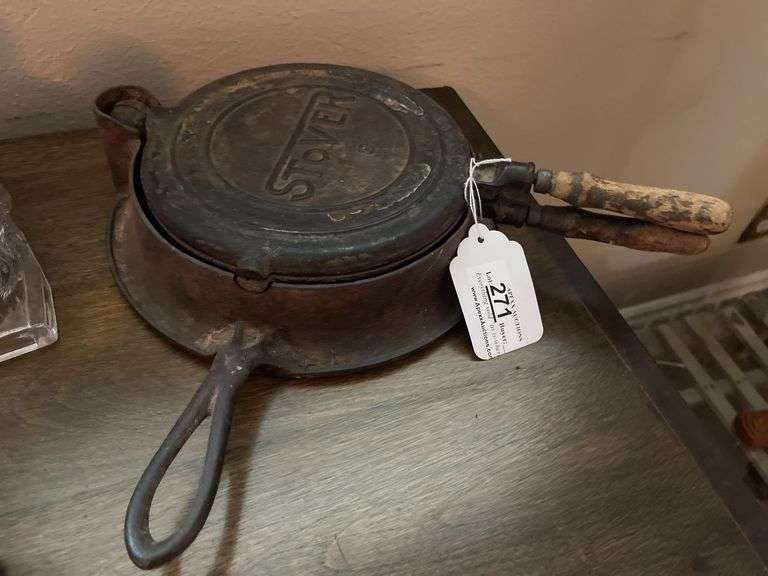 Stover 8 Cast Iron Waffle Iron