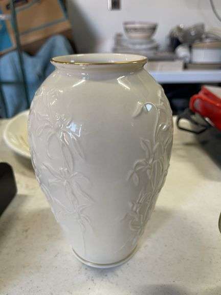 Lenox Ivory Flower Vase
