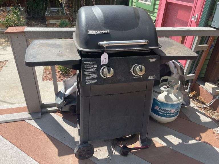 Brinkman Two-Burner Propane Grill