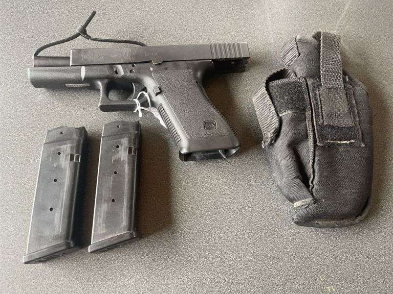 Glock Model 20 10mm with Holster