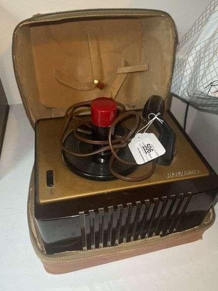 Vintage RCA Victor Turn Table with Case