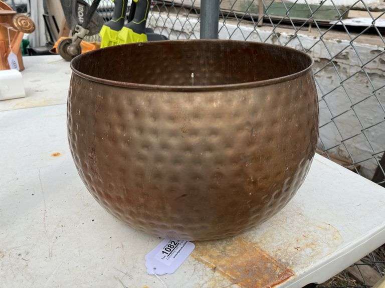 Copper Tone Dimple Flower Pot - Apexx Auctions