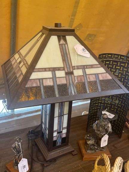 Tiffany Style Table Lamp