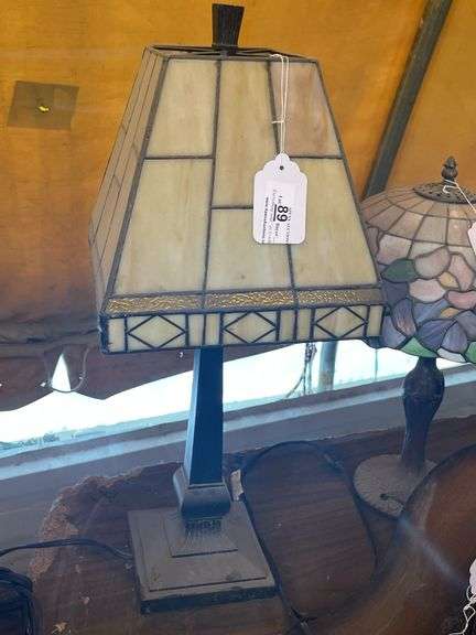 Tiffany Style Table Lamp