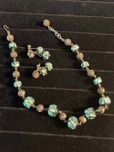 Rose Themed Glass Bead Necklace