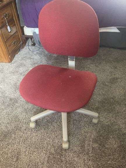 Red Cloth Office Chair