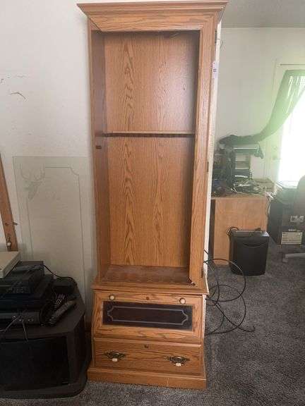 Glass Front Gun Cabinet with Keys