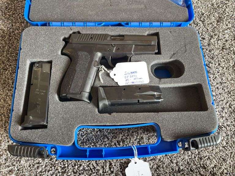 Sig Pro SP2340 .40/.357 with Case and Extra Magazine