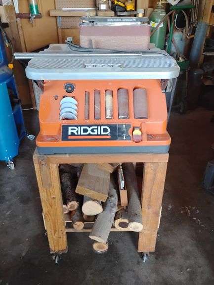 RIDGID Oscillating Edge Belt/Spindle Sander on Stand with Wheels and All Pictured Assesories and Wood