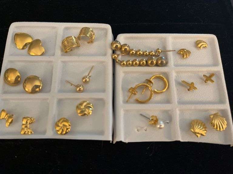 Pierced Earrings. Goldtone