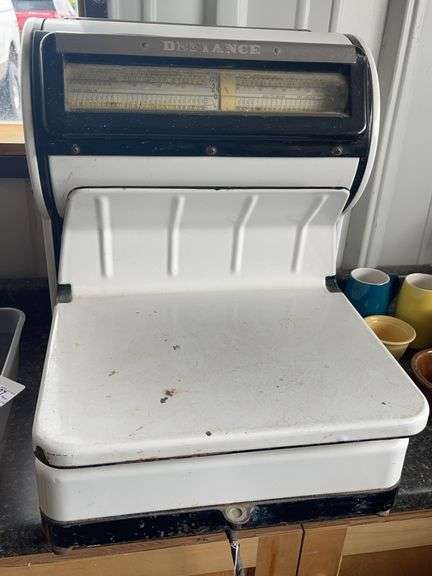 Vintage Defiance Spring Scale