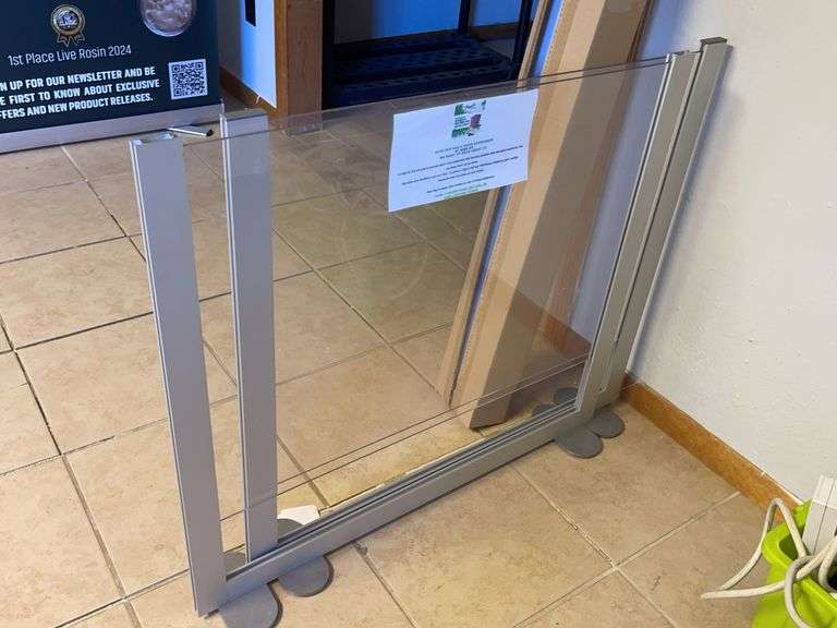 Two Plexiglass Partitions