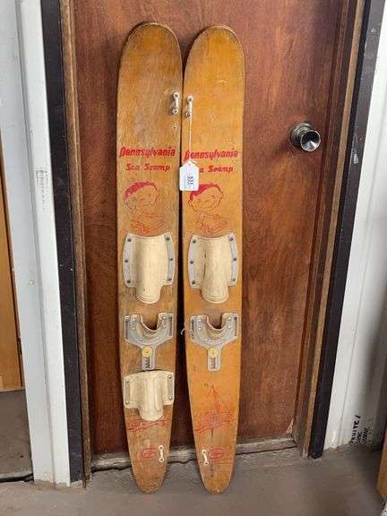 Vintage Pair of Pennsylvania Sea Scamp Skis