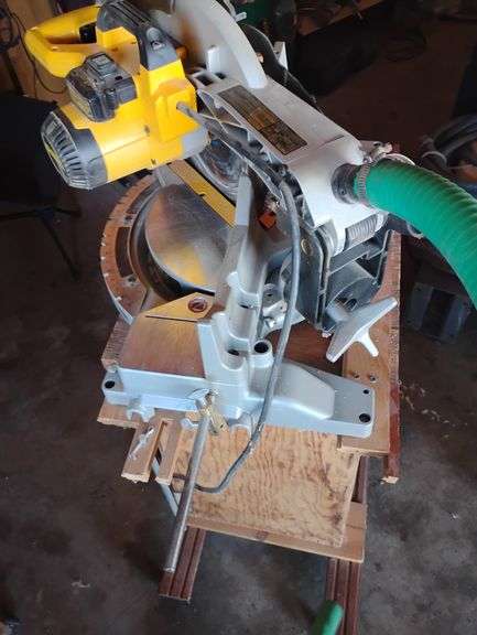 DeWalt DW715 12" Compound Miter Saw on Stand