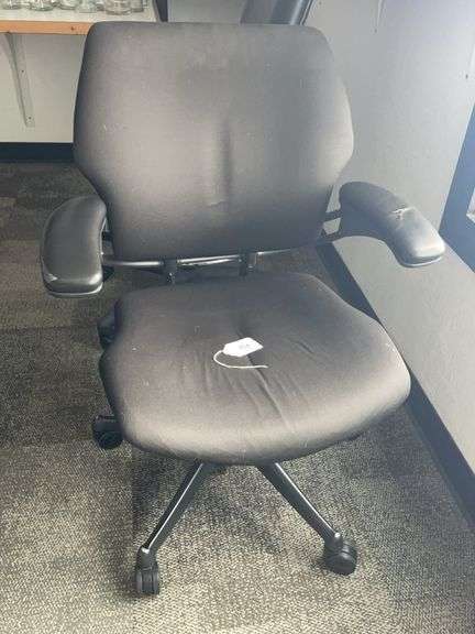 Cloth and Leather Office Chair - Some Wear on Arm Rests