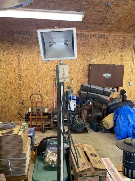 Freestanding Work Lamp