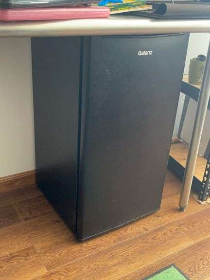 Galanz Mini-Fridge