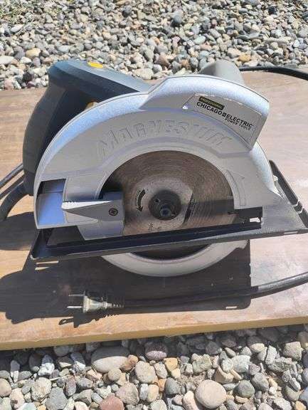 Professional Chicago Electric 7-1/4" Magnesium Circular Saw
