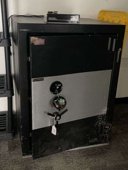 Maximum Safe with Digital Lock with New Lock Mechanism - Includes Combo