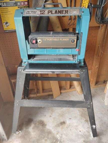 Reliant 12" Planer with Stand on Wheels and Assesories