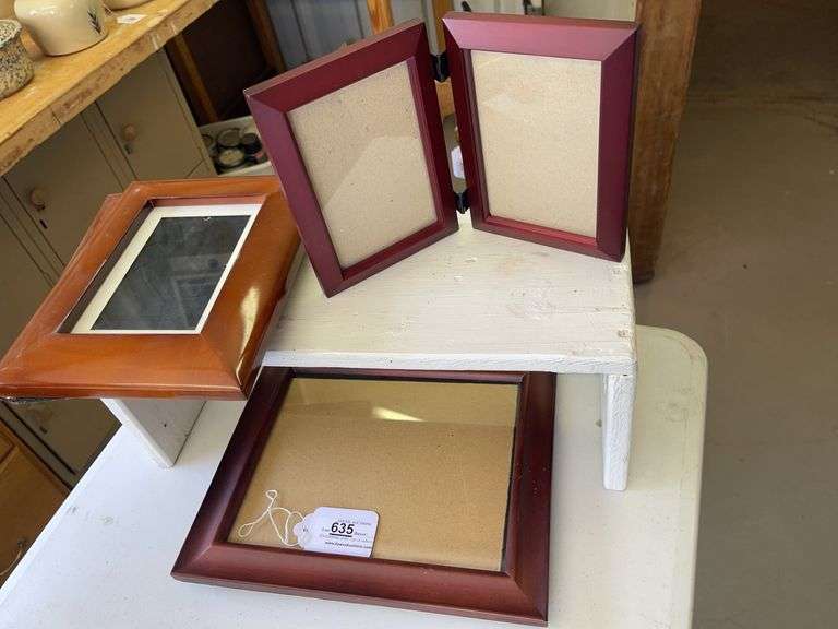 Digital Photo Frames with Picture Frames