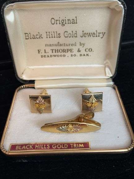 Black Hills Gold Jewelry Mens Cuff Links and Tie Tac  In Original Box