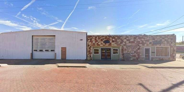 200 and 202 NE 2nd St, Childress TX 79201