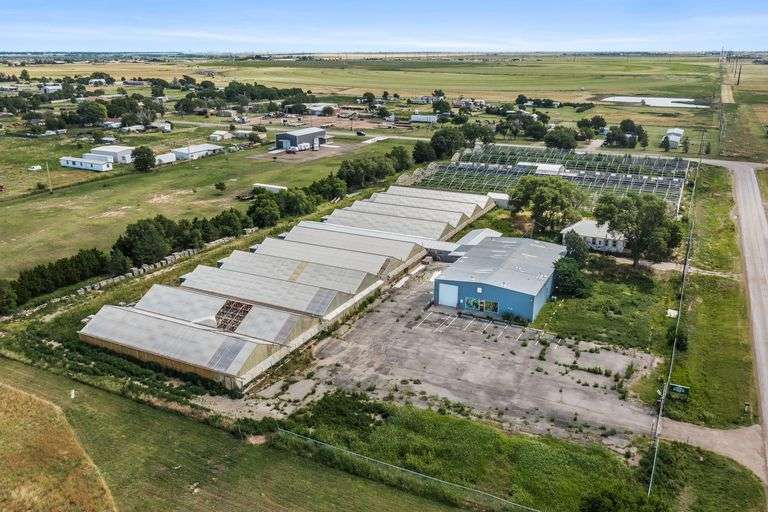 Greenhouse or Warehouse Opportunities on 6.86±AC