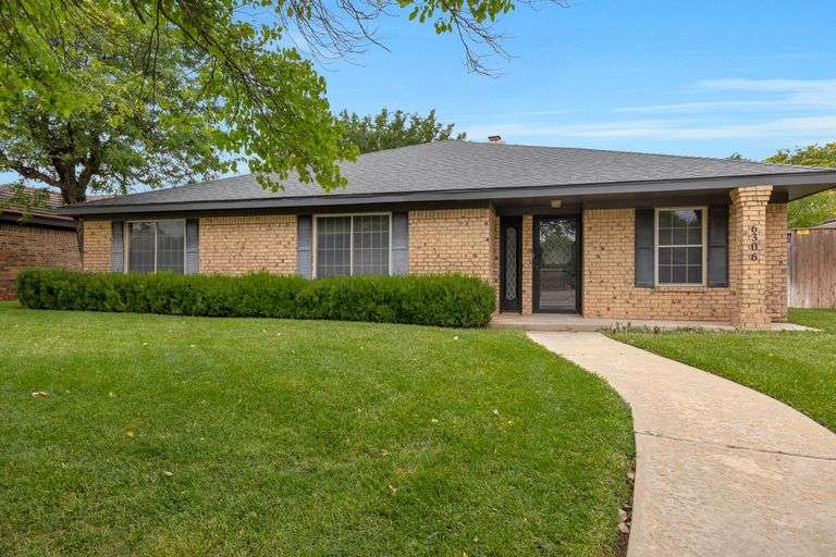 3BR Home in Windsor!